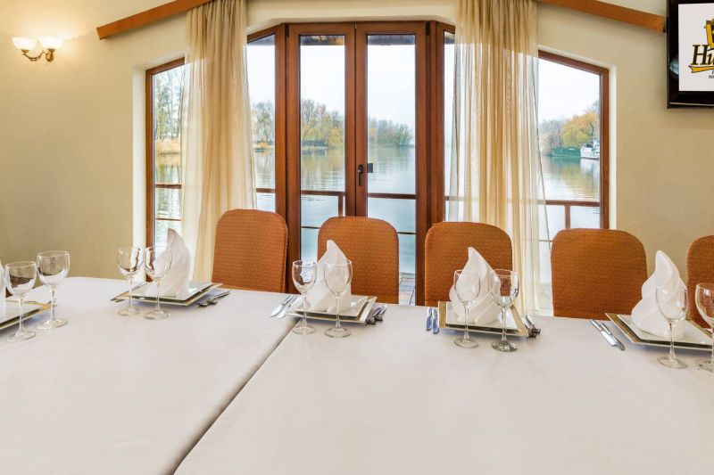 Банкет, зал, Дніпро, оренда, Хутір, банкетних, корпоративи, дні, народження, свята, заходи, весілля, ювілеї, урочистості