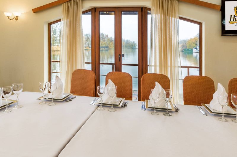 Банкет, зал, Дніпро, оренда, Хутір, банкетних, корпоративи, дні, народження, свята, заходи, весілля, ювілеї, урочистості